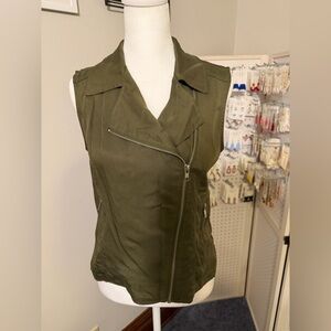 BB Dakota Olive Green Vest